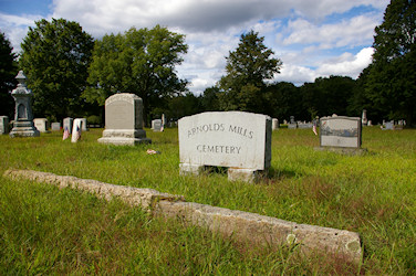 Arnold Mills Cemetery
