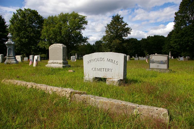 IMGP6130.jpg - Arnold Mills Cemetery