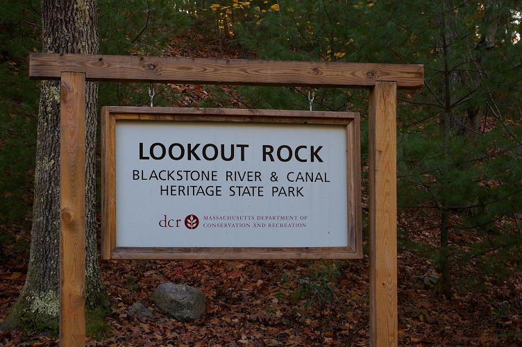 IMGP7283.jpg - Lookout Rock Sign