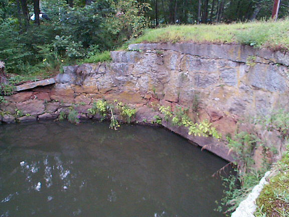 DCP02831.jpg - Headgate Outlet to Canal