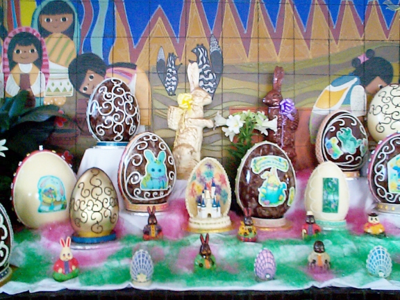 DCP01993.jpg - Easter egg display